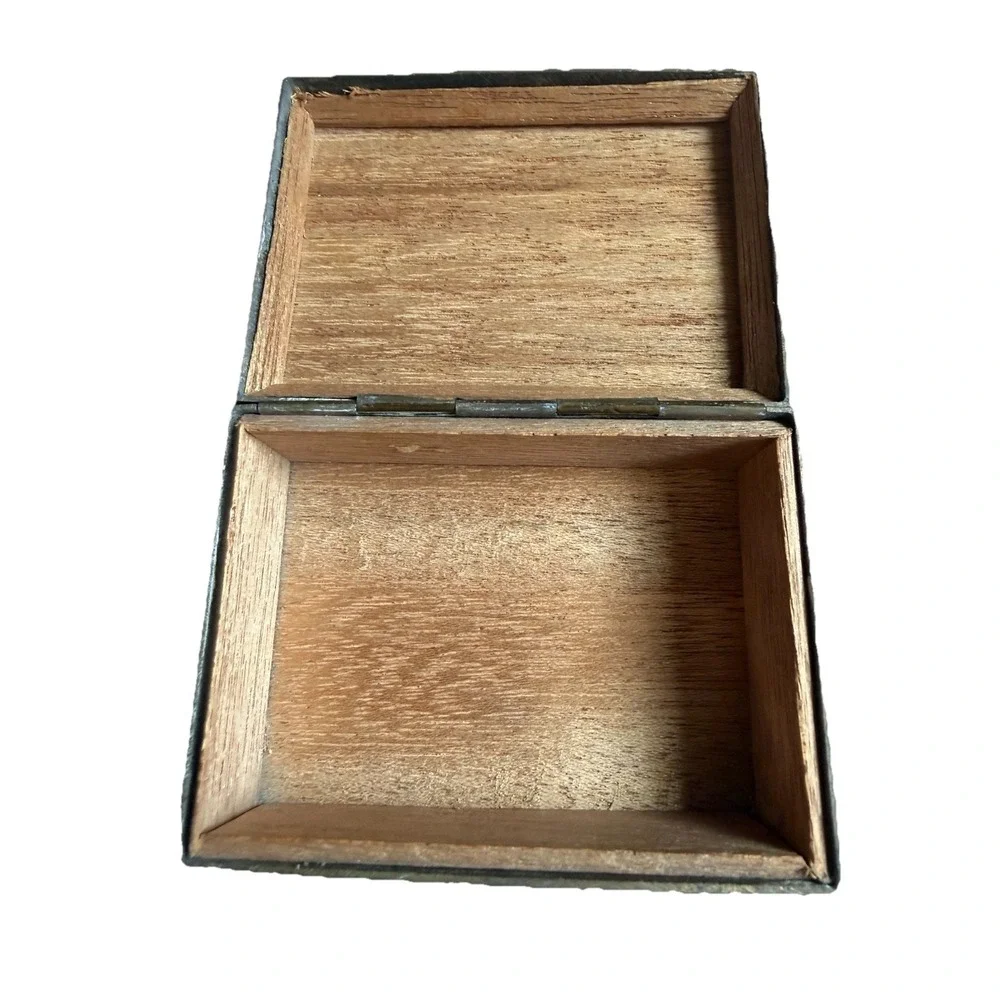 Brass Trinket Box Wood Lined in metal‎ decorative Chinese writing 3.25